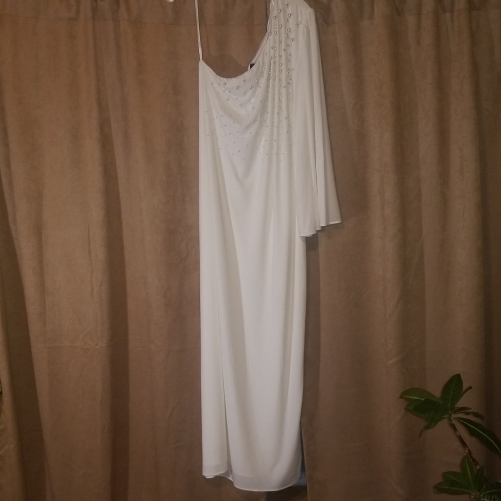 Noir Ines Gown